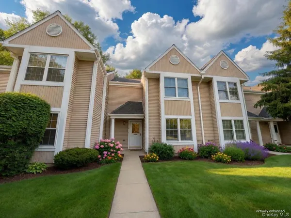 $499,999 | 62 Creekside Circle, Spring Valley, NY 10977