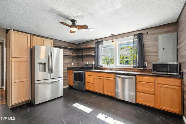 $570,000 | 621 McArthur Avenue, Elizabethton, TN 37643