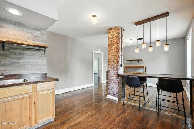 $570,000 | 621 McArthur Avenue, Elizabethton, TN 37643