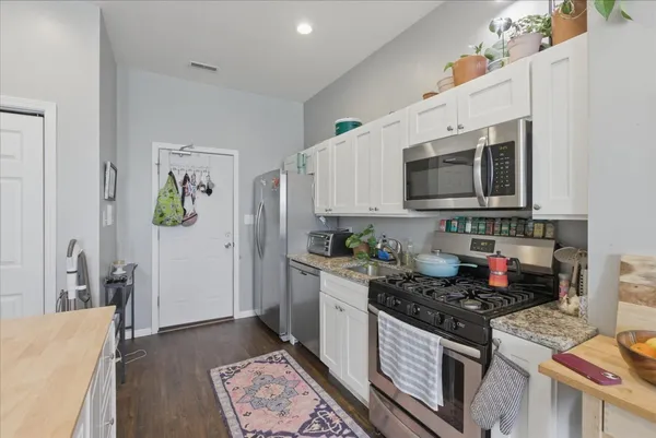 $2,150 | 1654 West Cortland Street, Unit 6, Chicago, IL 60622