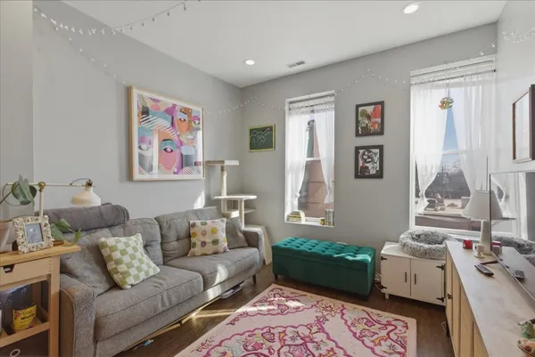 $2,150 | 1654 West Cortland Street, Unit 6, Chicago, IL 60622