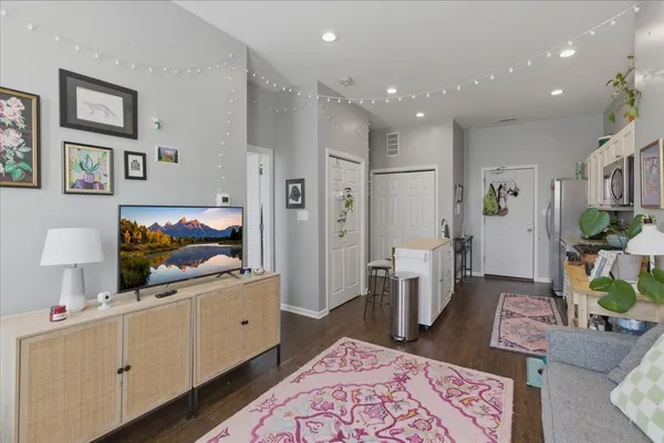 $2,150 | 1654 West Cortland Street, Unit 6, Chicago, IL 60622