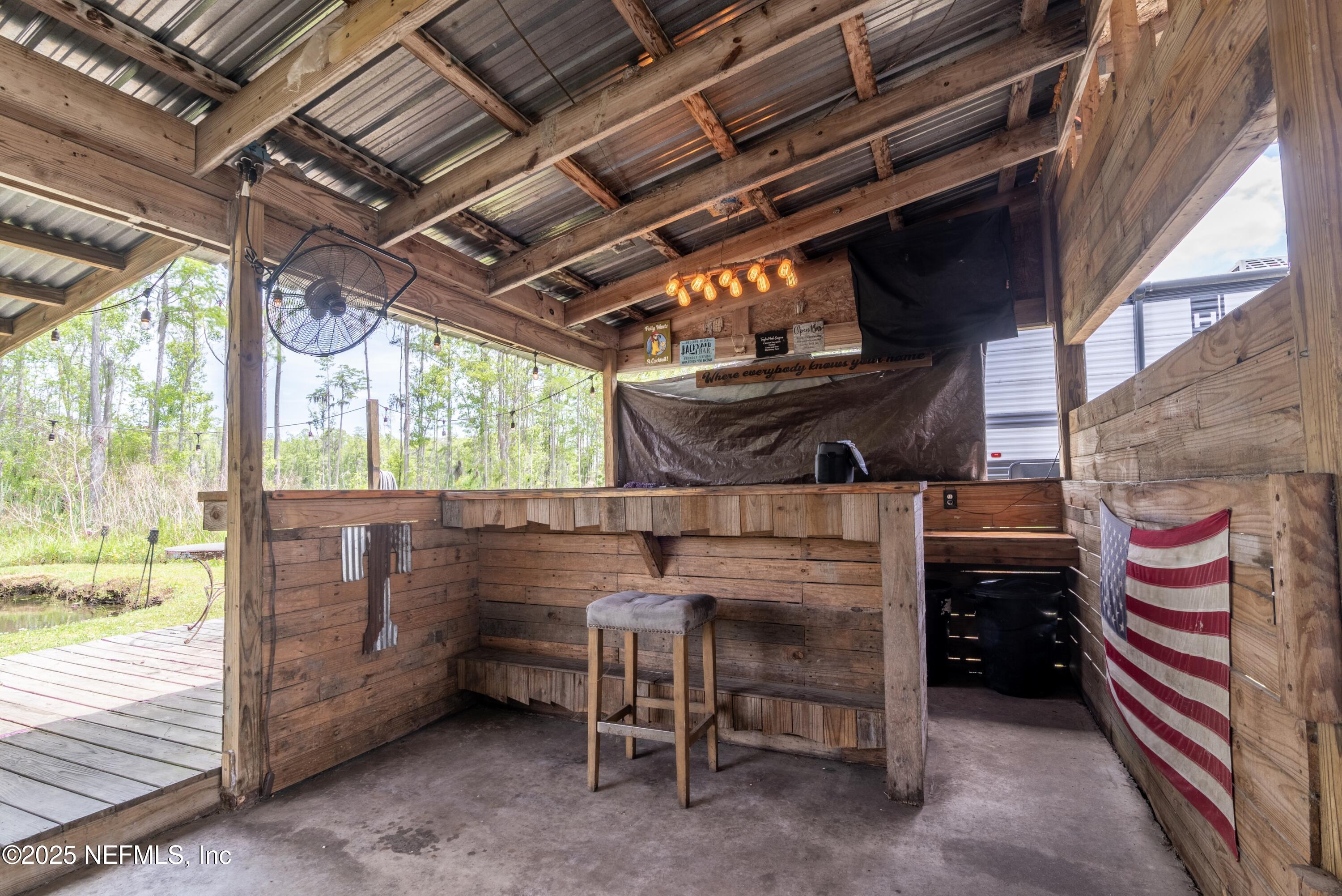 13561 Arnold Rhoden Road Glen St. Mary, FL 32040 - Photo 32 of 38 a view of a garage