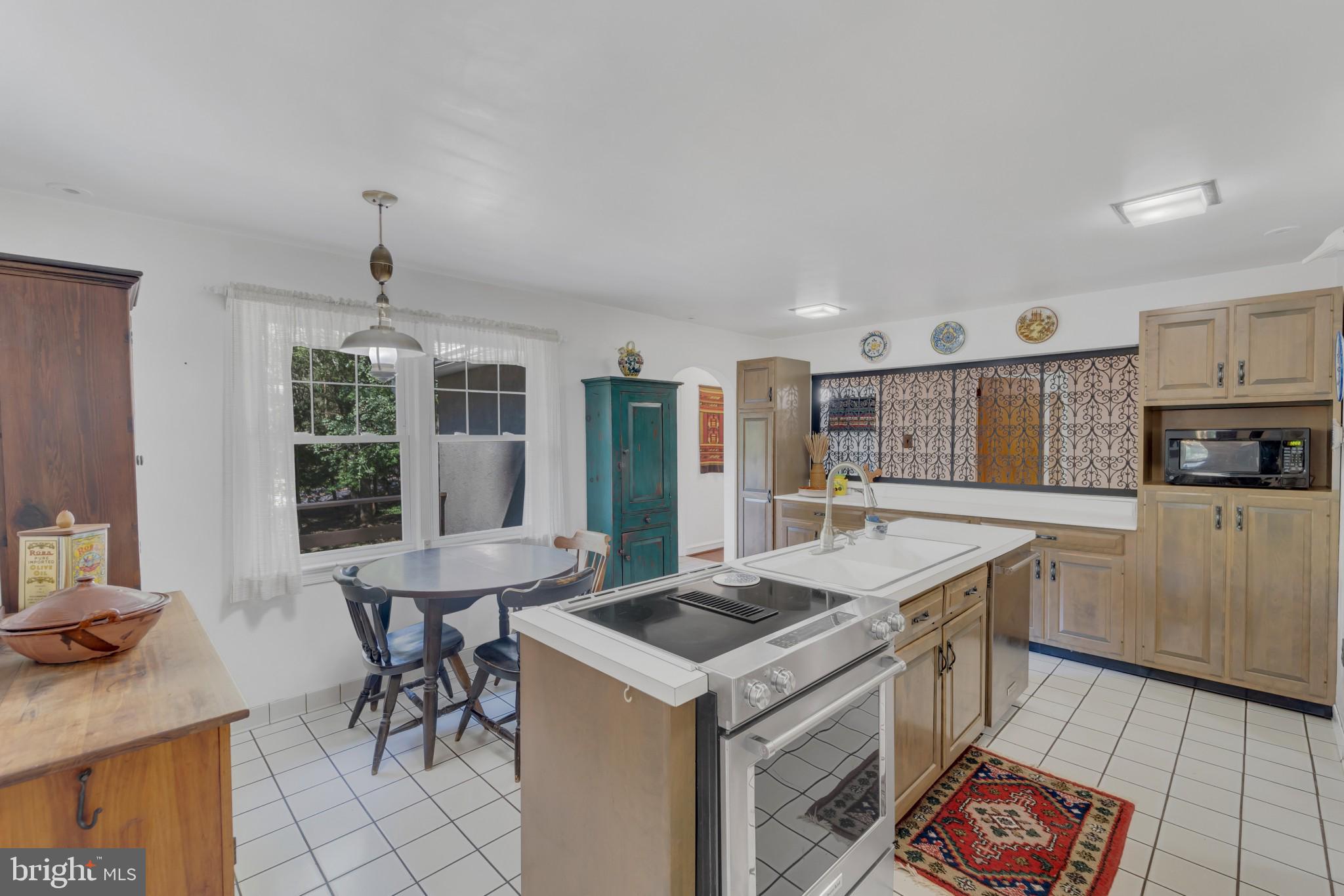 3881 Gradyville Road Newtown Square, PA 19073 - Photo 13 of 55 Eat in kitchen