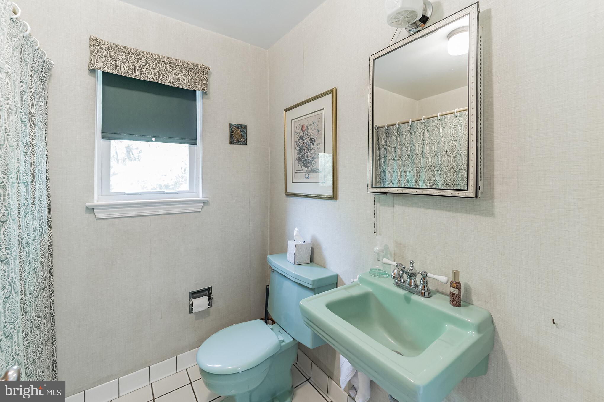 3881 Gradyville Road Newtown Square, PA 19073 - Photo 20 of 55 1st floor full mbath