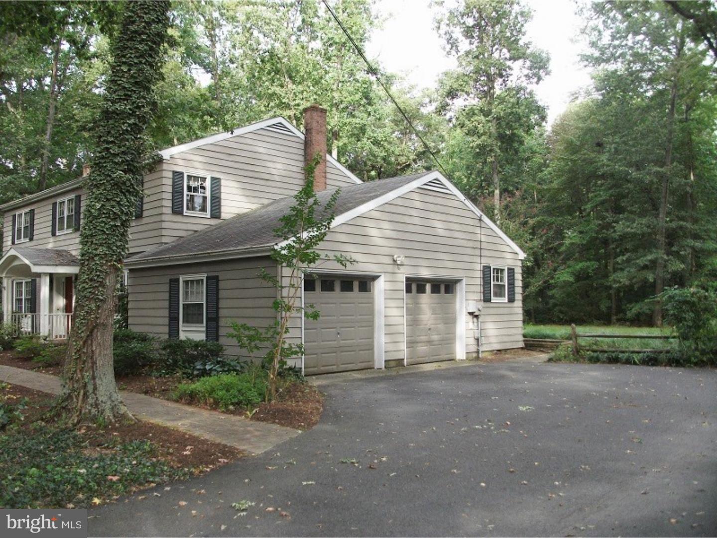 107 Fox Hall Road Dover, DE 19904 - Photo 4 of 25 Garage