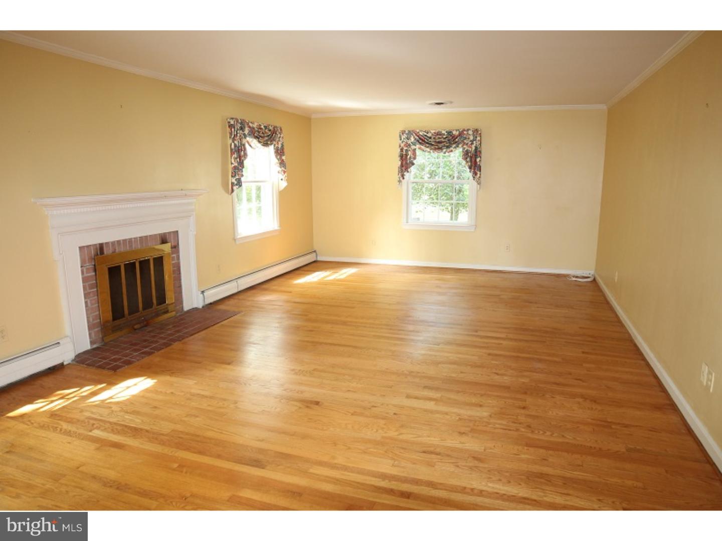 107 Fox Hall Road Dover, DE 19904 - Photo 7 of 25 Living Room