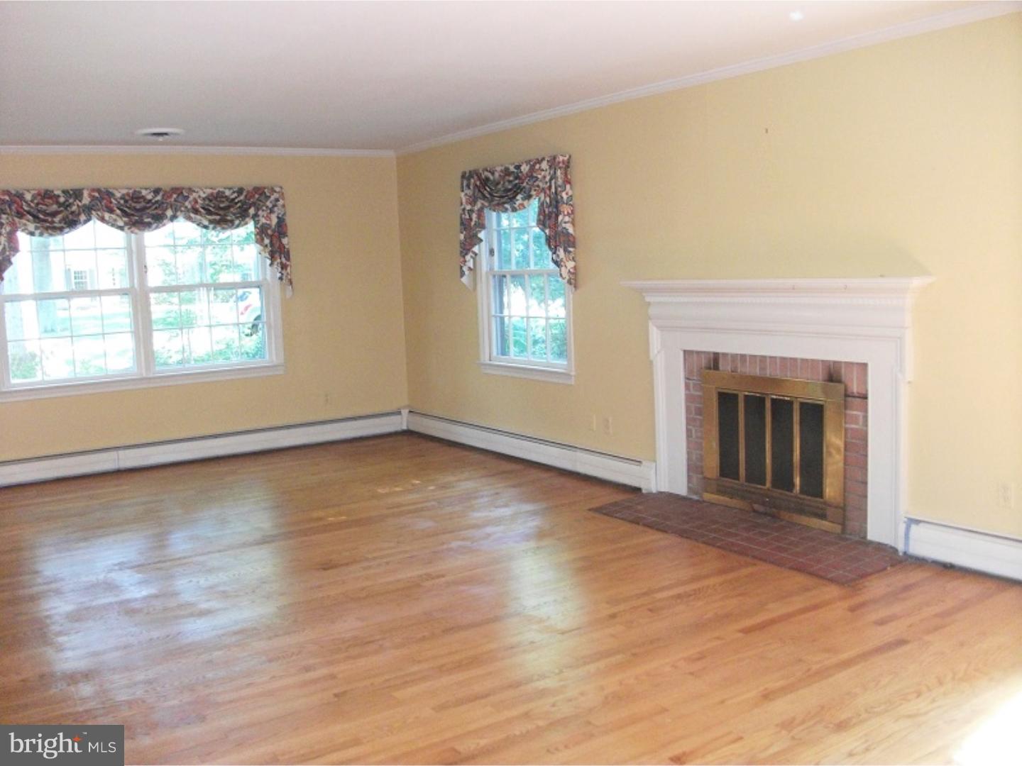 107 Fox Hall Road Dover, DE 19904 - Photo 8 of 25 Living Room