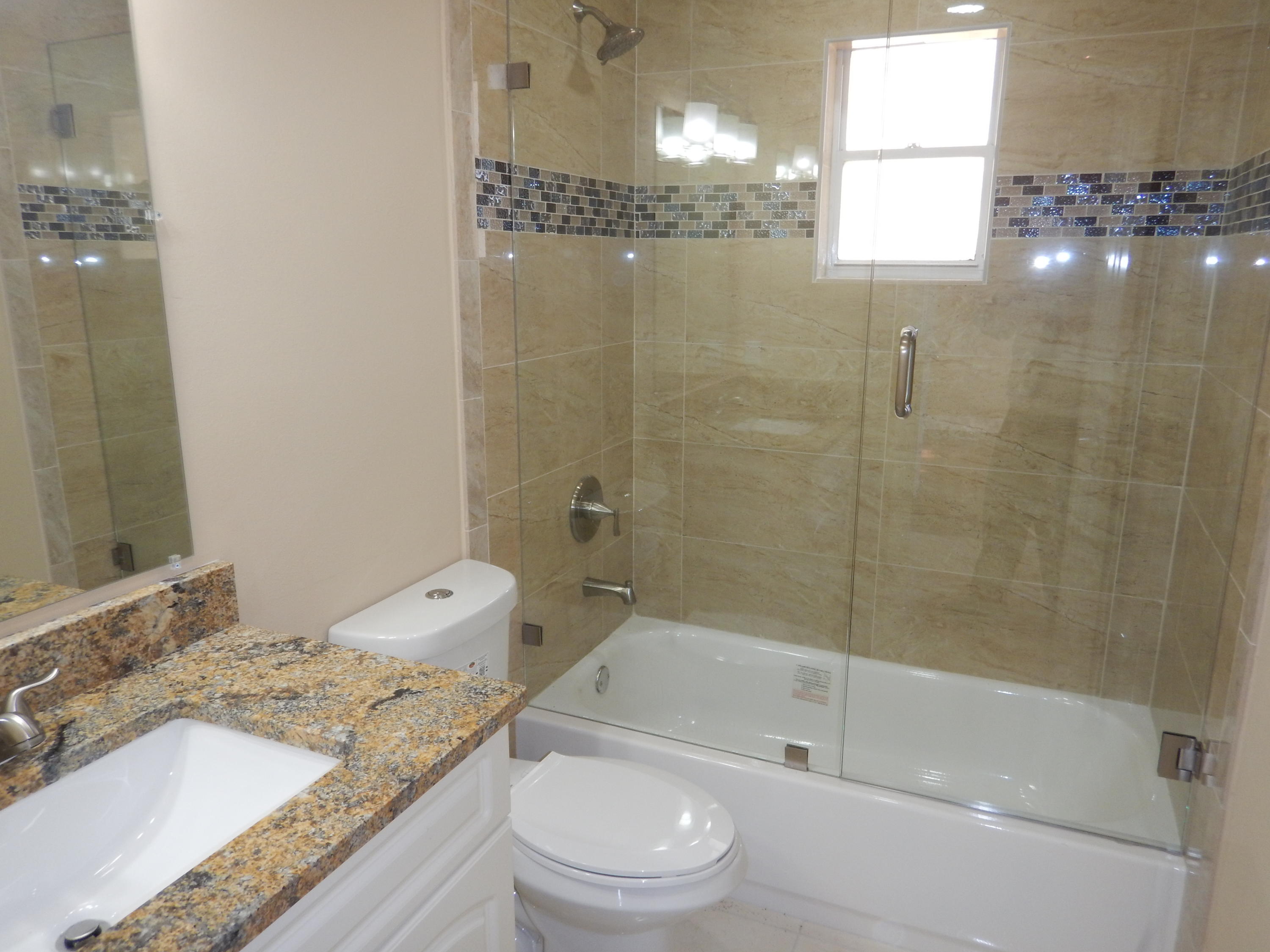 5662 Papaya Road West Palm Beach, FL 33413 - Photo 15 of 19 Bathroom 2