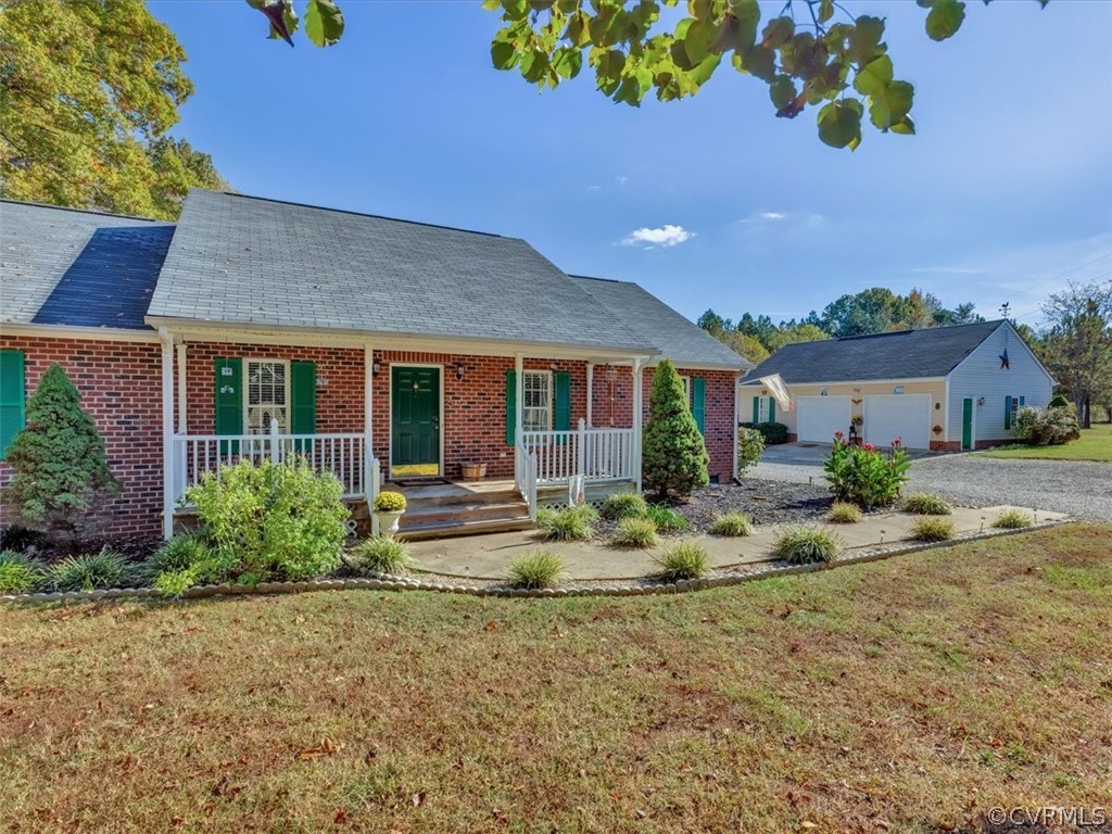 4738 Bell Road Powhatan, VA 23139 - Photo 3 of 49 Gallery Image 3