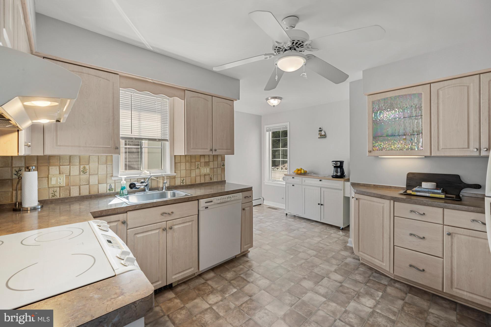 87 Lagoon Boulevard Brigantine, NJ 08203 - Photo 19 of 66