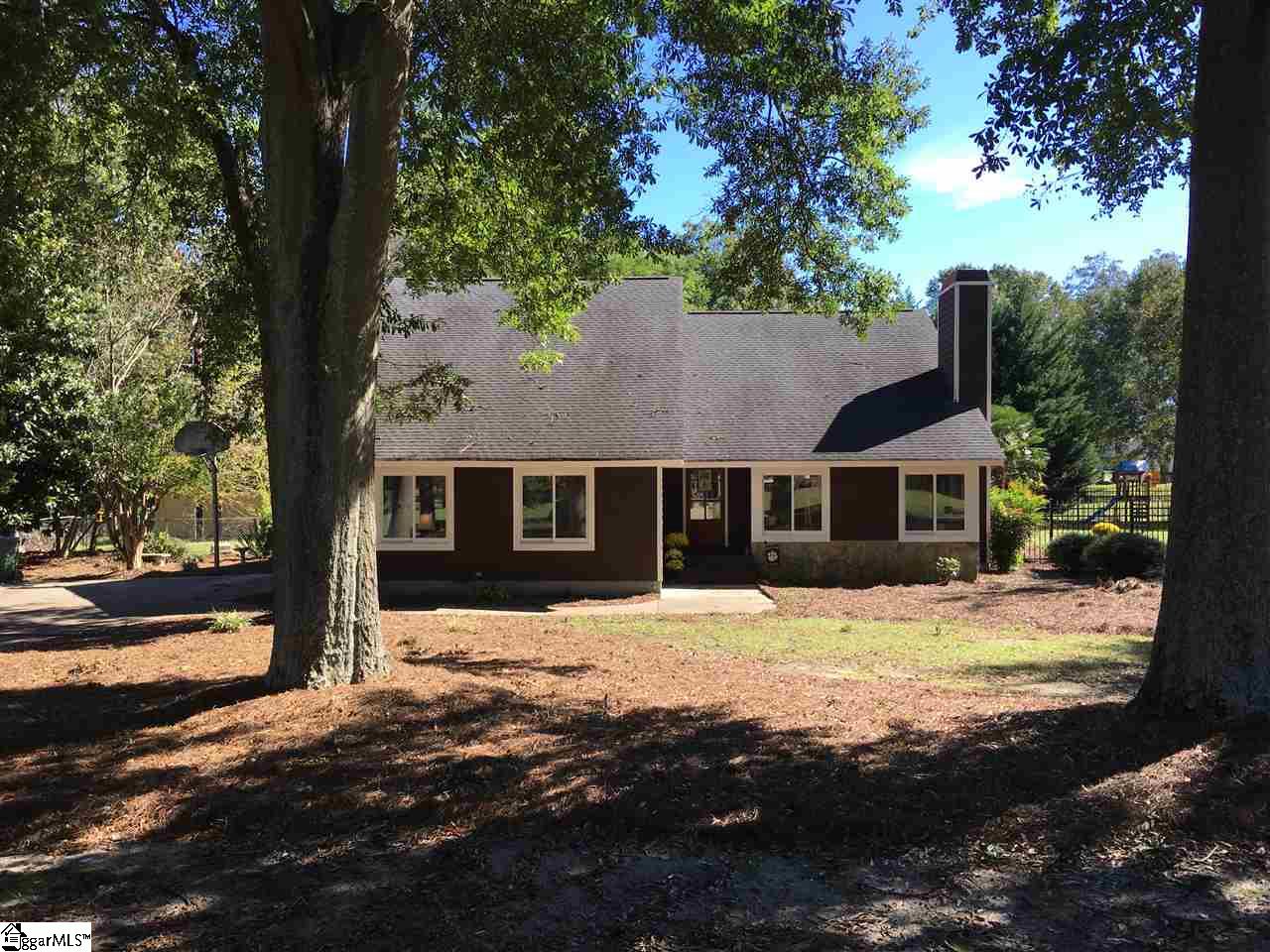221 Inn Circle Fountain Inn, SC 29644 - Photo 1 of 36