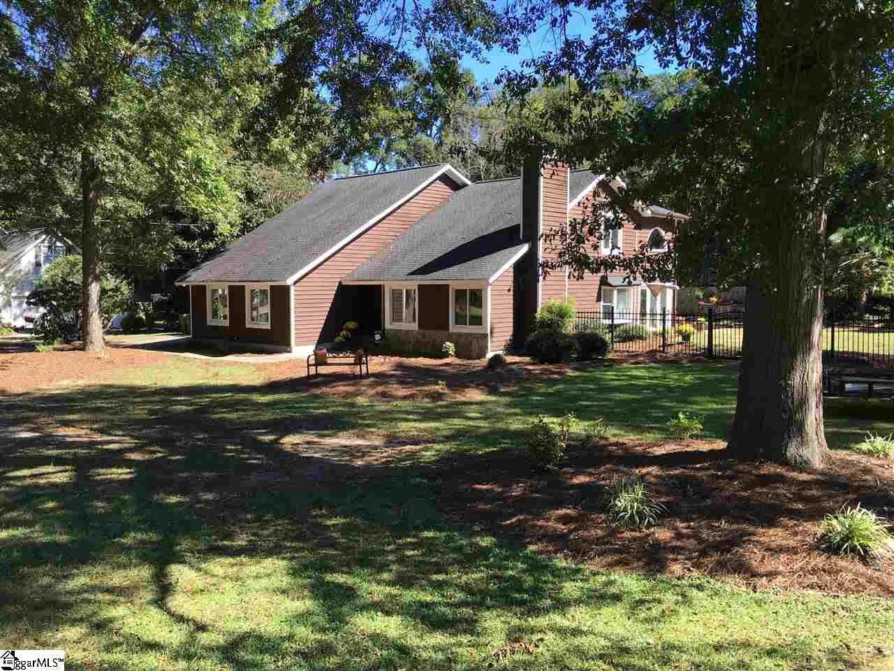 221 Inn Circle Fountain Inn, SC 29644 - Photo 3 of 36