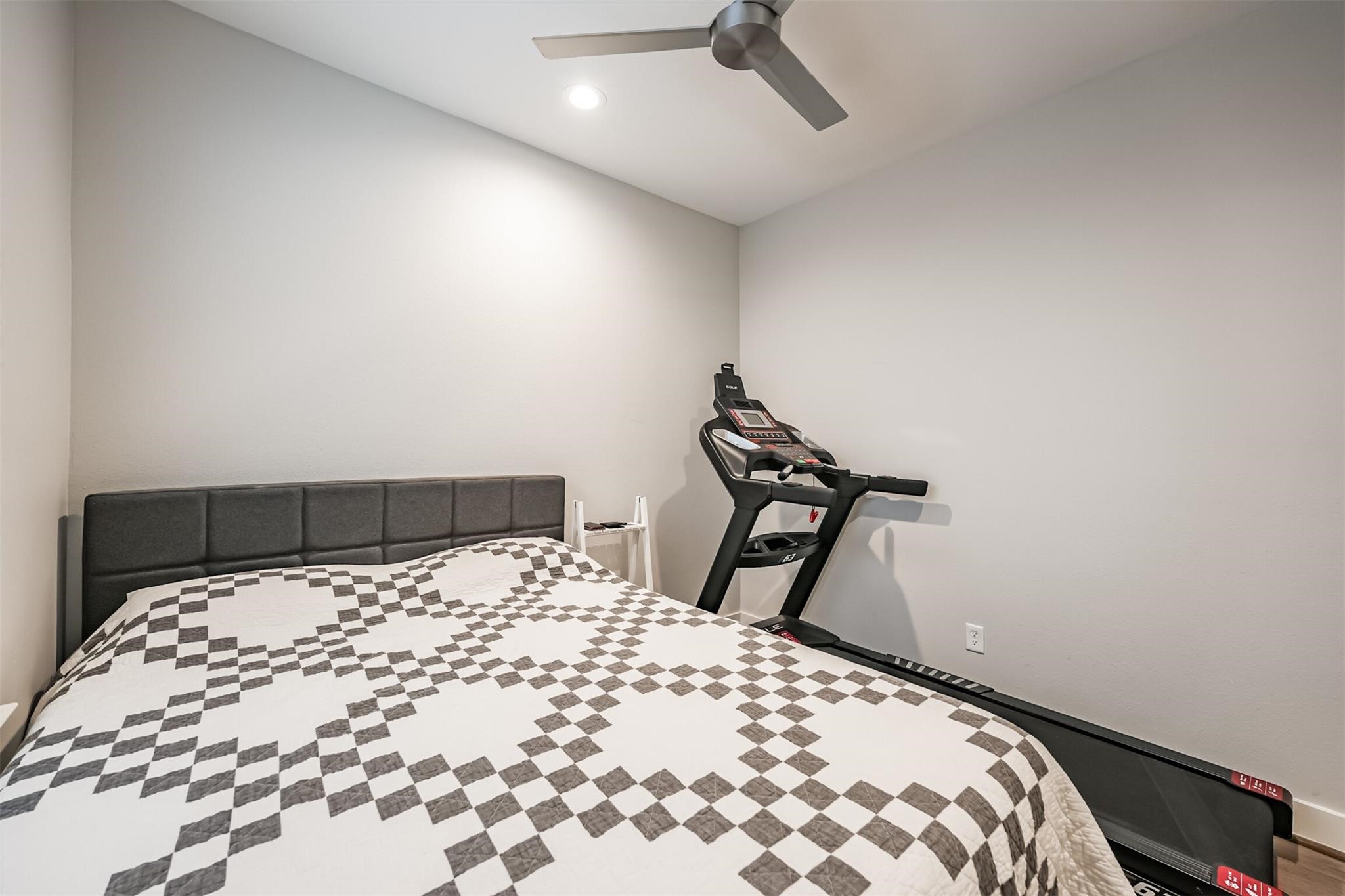 5209 Allen Street, Unit F Houston, TX 77007 - Photo 12 of 40