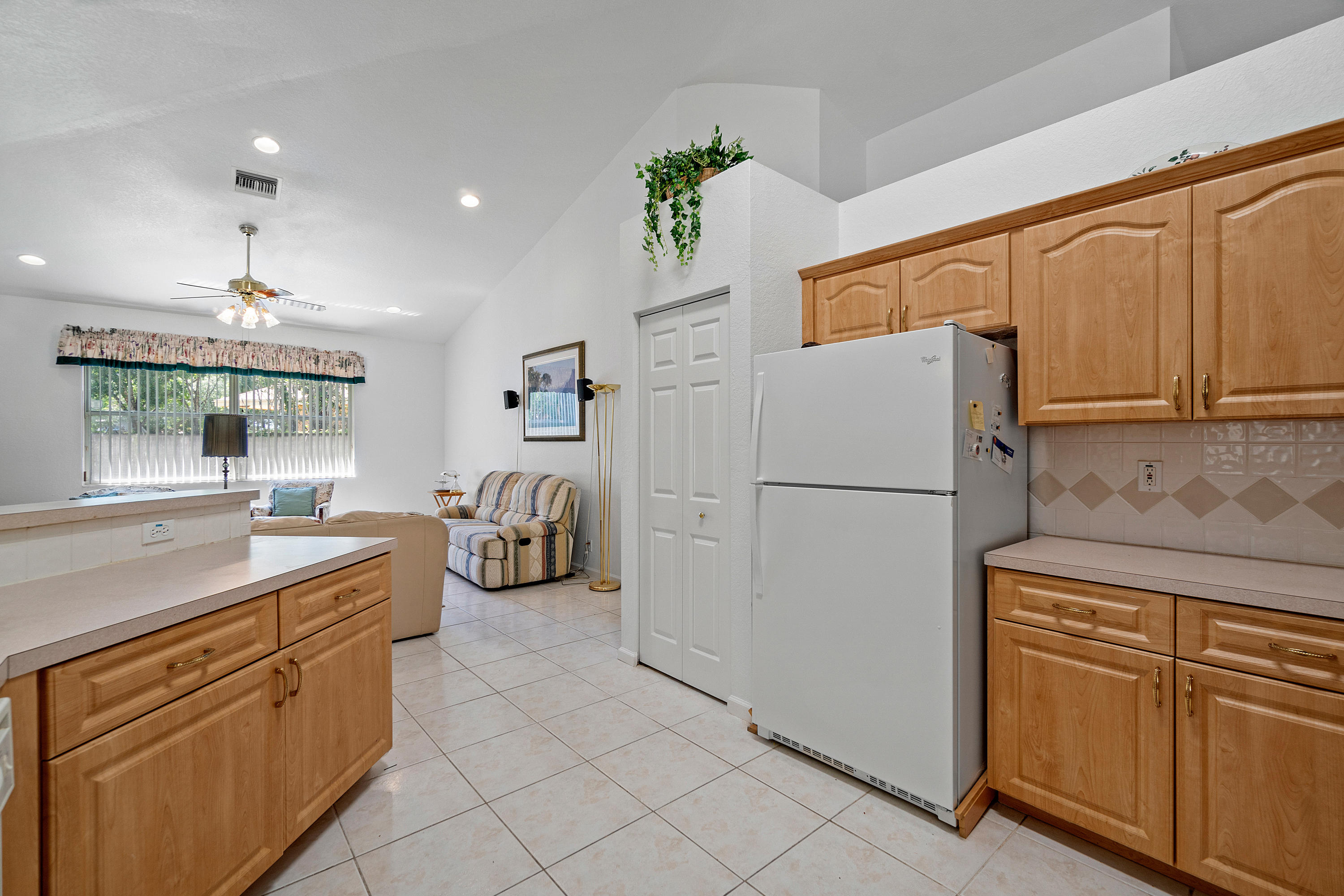 136 Nottingham Road Royal Palm Beach, FL 33411 - Photo 15 of 33 136 Nottingham Rd