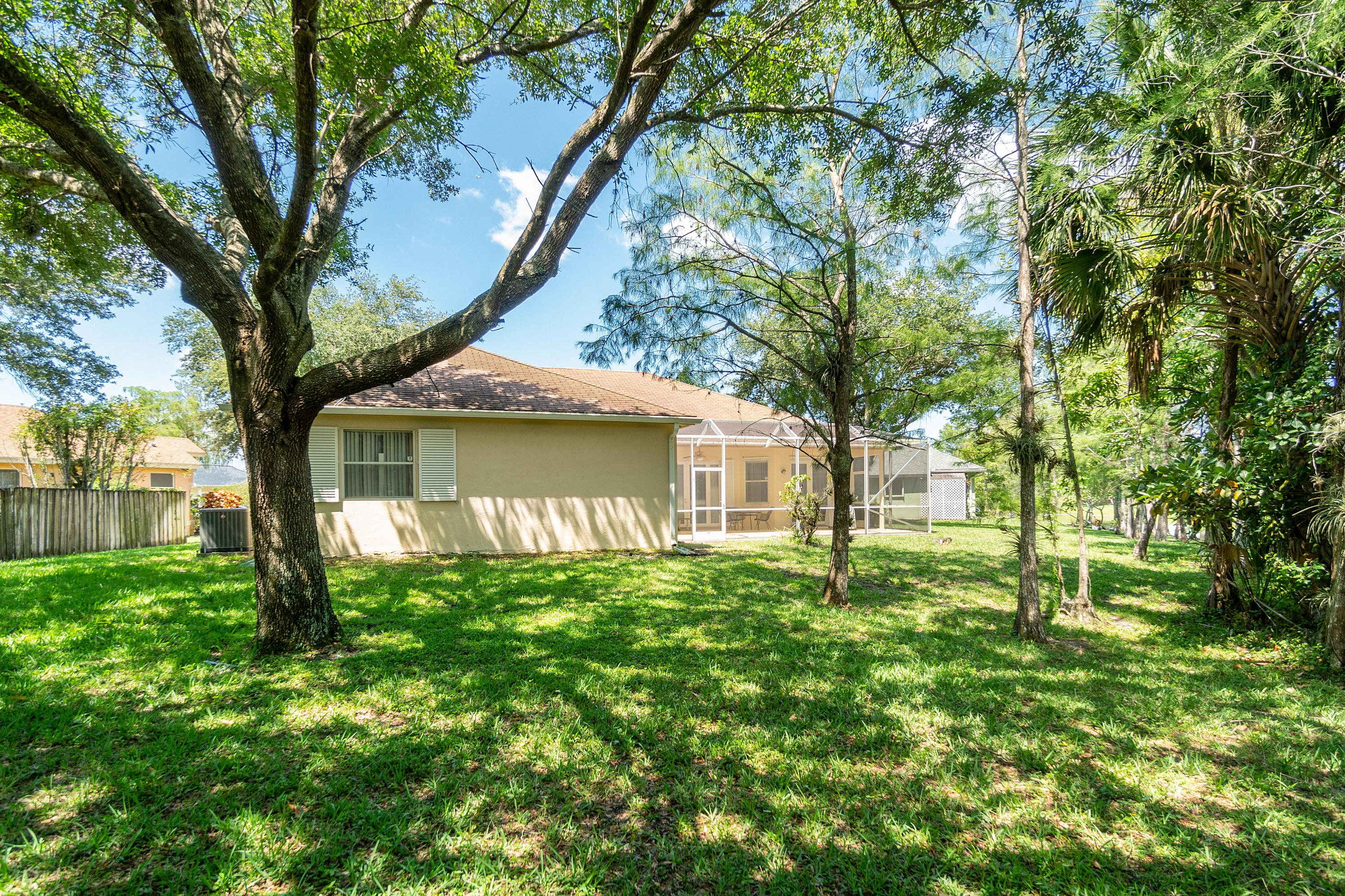136 Nottingham Road Royal Palm Beach, FL 33411 - Photo 24 of 33 136 Nottingham Rd
