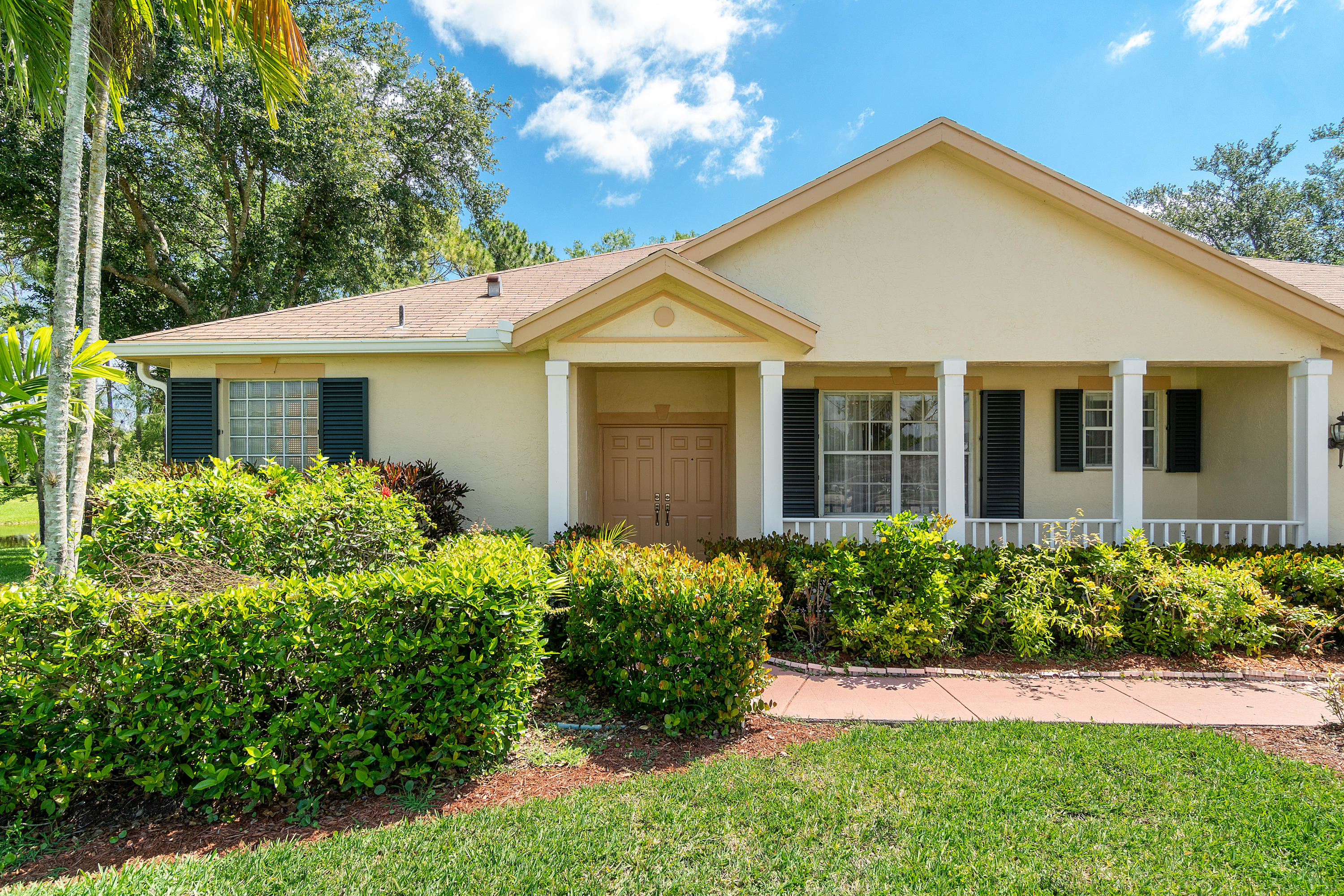 136 Nottingham Road Royal Palm Beach, FL 33411 - Photo 3 of 33 136 Nottingham Rd