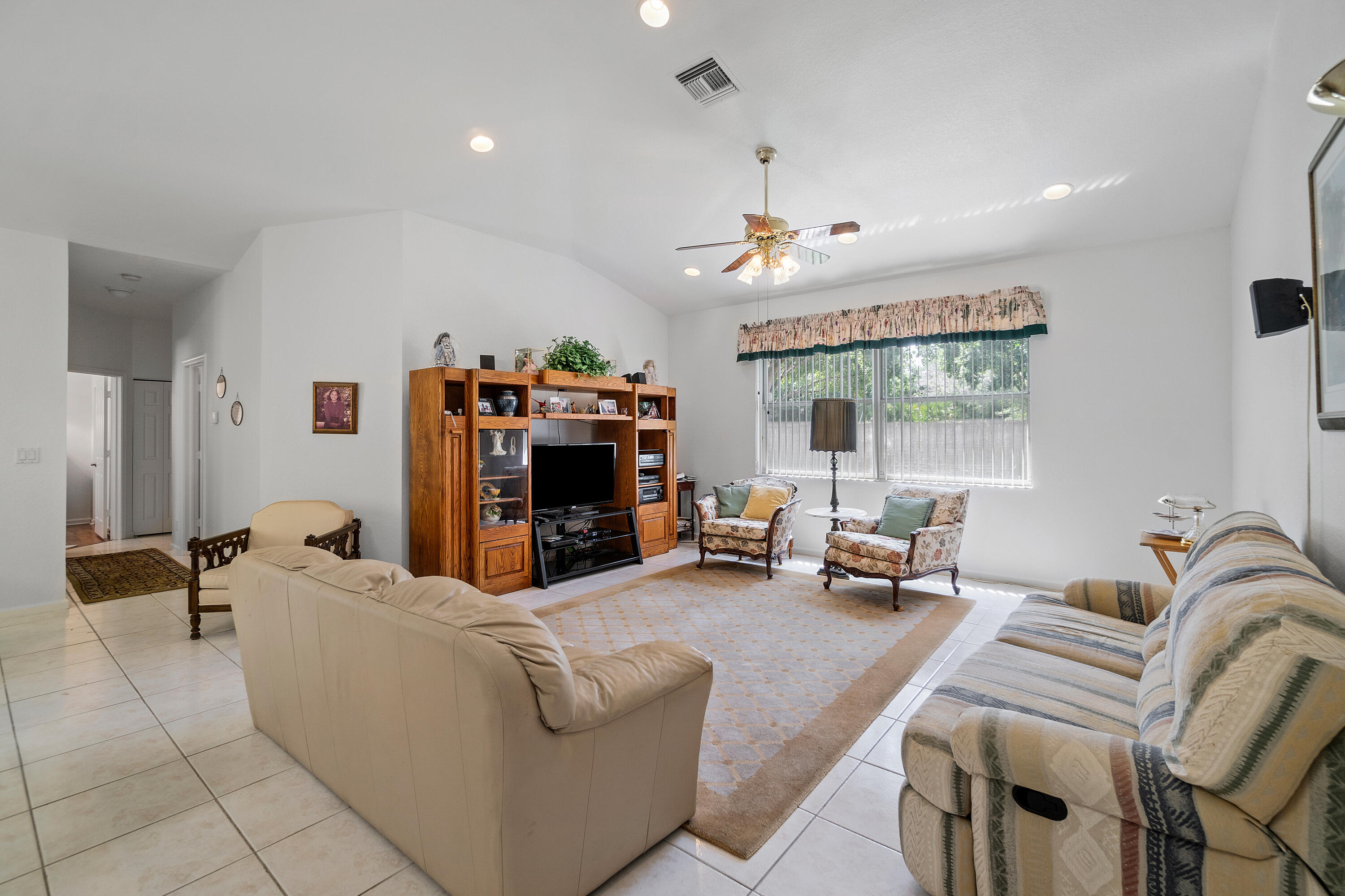 136 Nottingham Road Royal Palm Beach, FL 33411 - Photo 8 of 33 136 Nottingham Rd