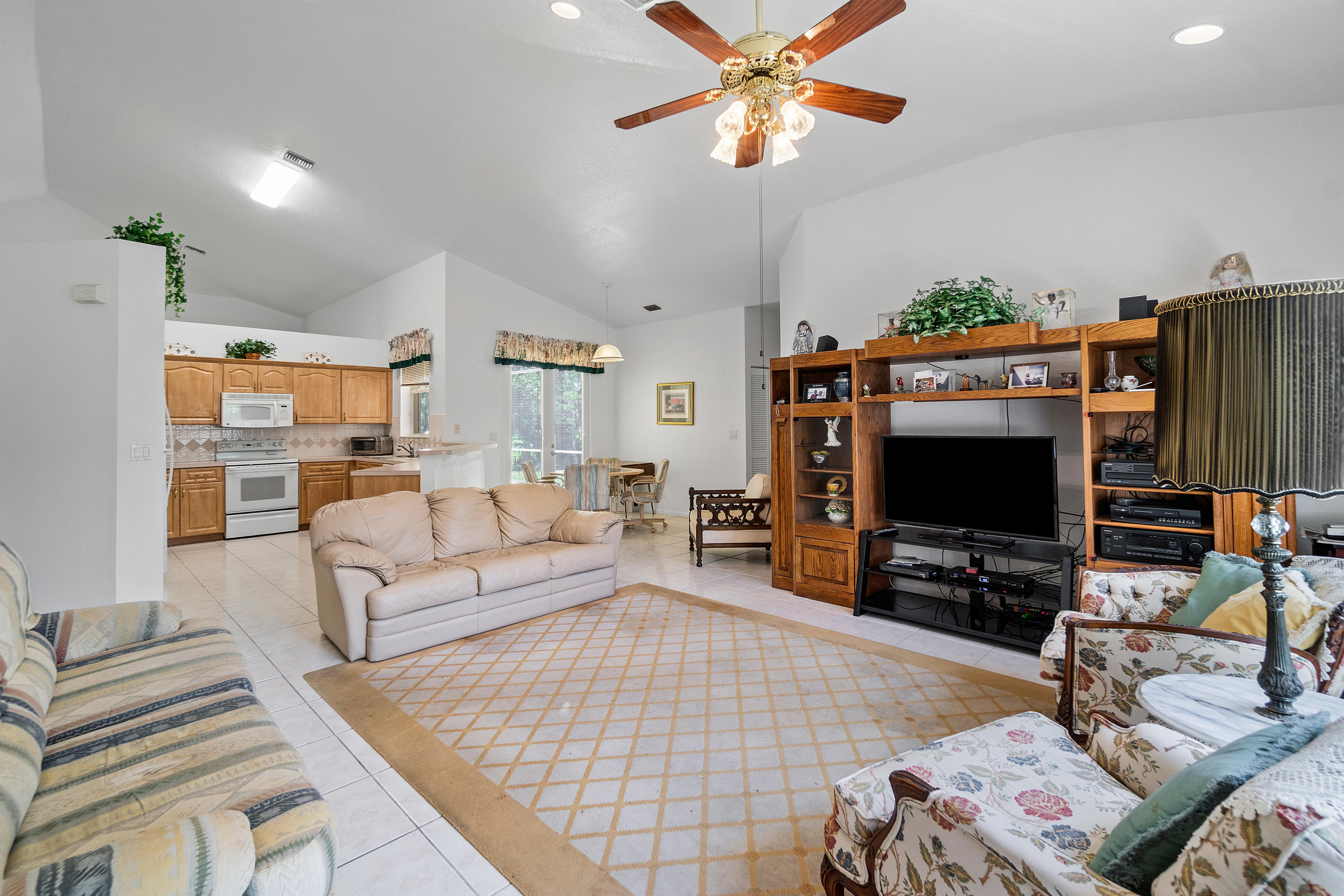 136 Nottingham Road Royal Palm Beach, FL 33411 - Photo 9 of 33 136 Nottingham Rd