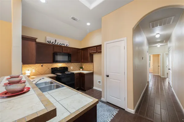 $1,750 | 101 Creekside Villa Drive, Kyle, TX 78640