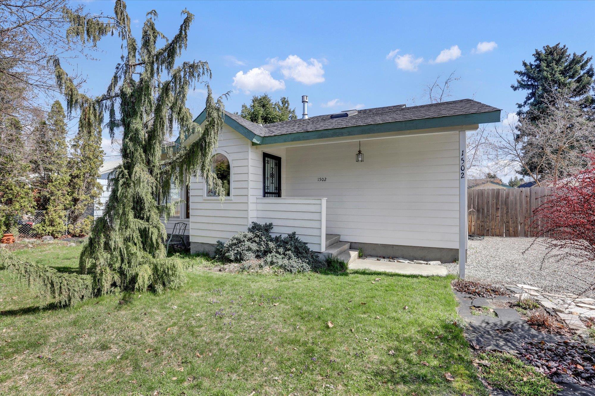 1502 North Bessie Road Spokane Valley, WA 99212 - Photo 1 of 40