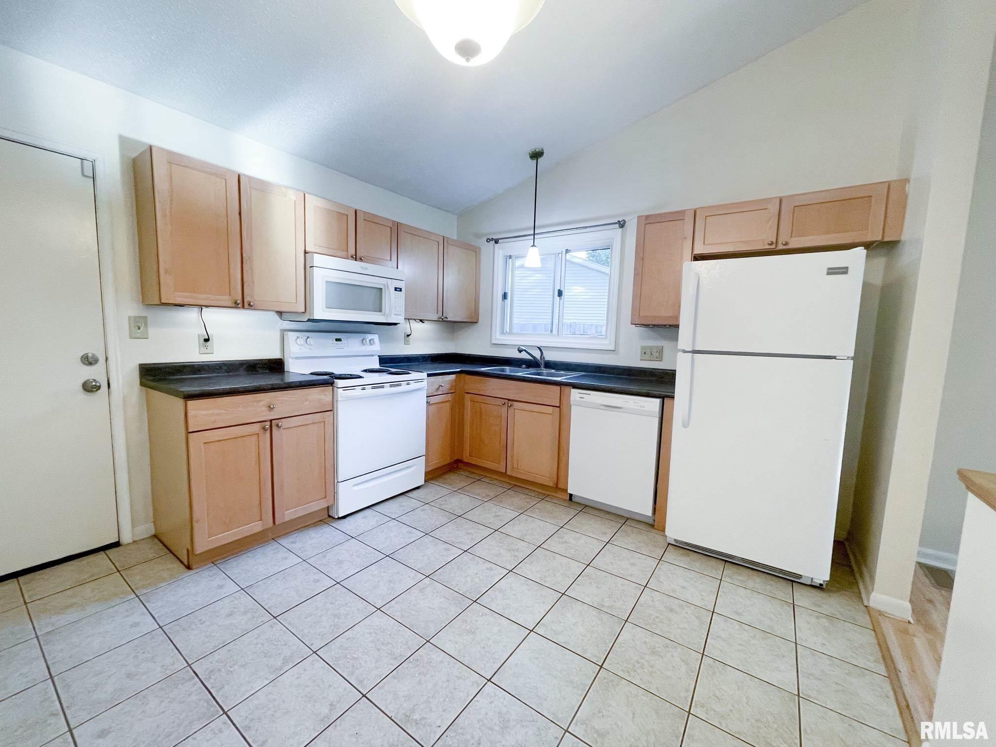 105 Lakebrook Court Springfield, IL 62702 - Photo 12 of 19 Gallery Image 12