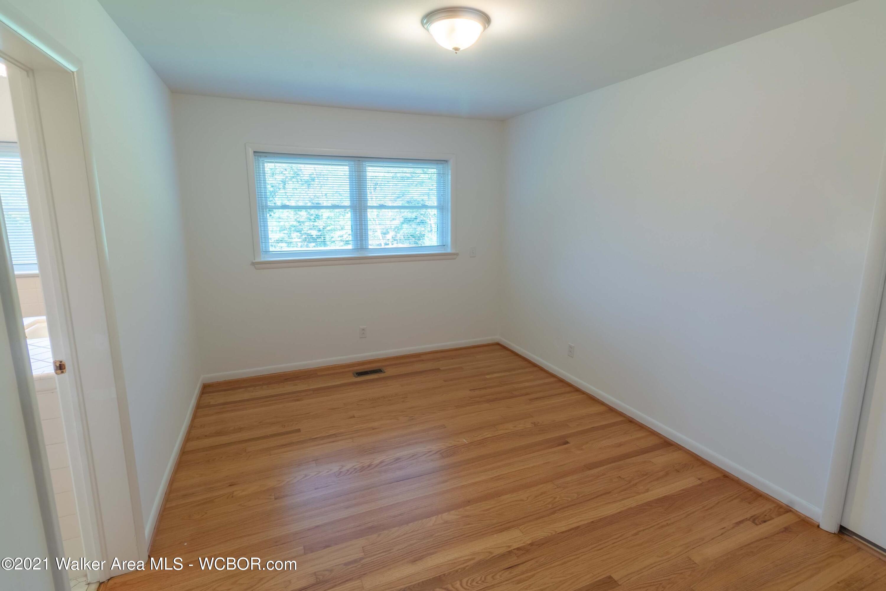 105 Ridgewood Drive Jasper, AL 35501 - Photo 5 of 23 Gallery Image 5