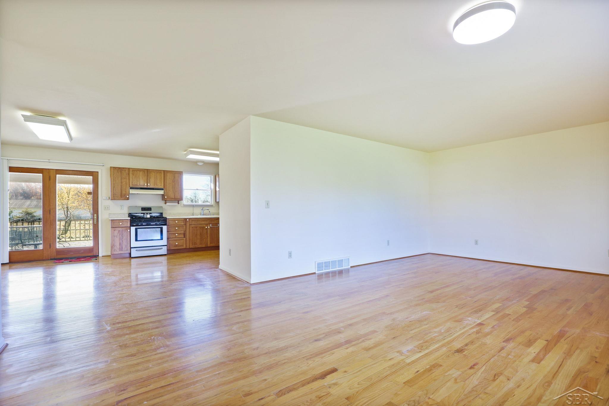 7225 Kochville Road Freeland, MI 48623 - Photo 9 of 68 50127978-8.JPG
