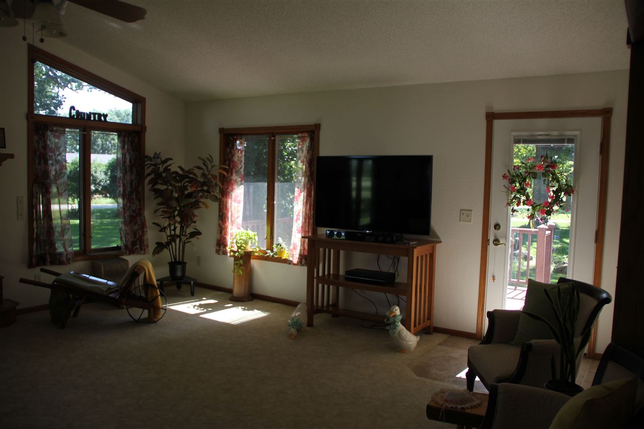 1468 Early Stagecoach Road Manchester, IA 52057 - Photo 8 of 20 Gallery Image 8