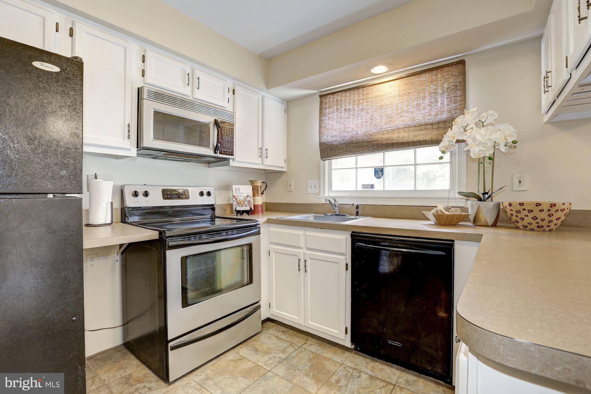 641 Concerto Lane Silver Spring, MD 20901 - Photo 10 of 30 Freshly painted cabinets