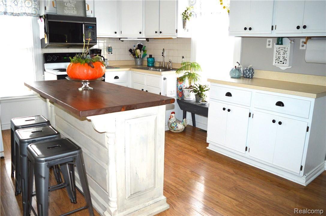 10100 South State Road Goodrich, MI 48438 - Photo 3 of 48 Country Kitchen