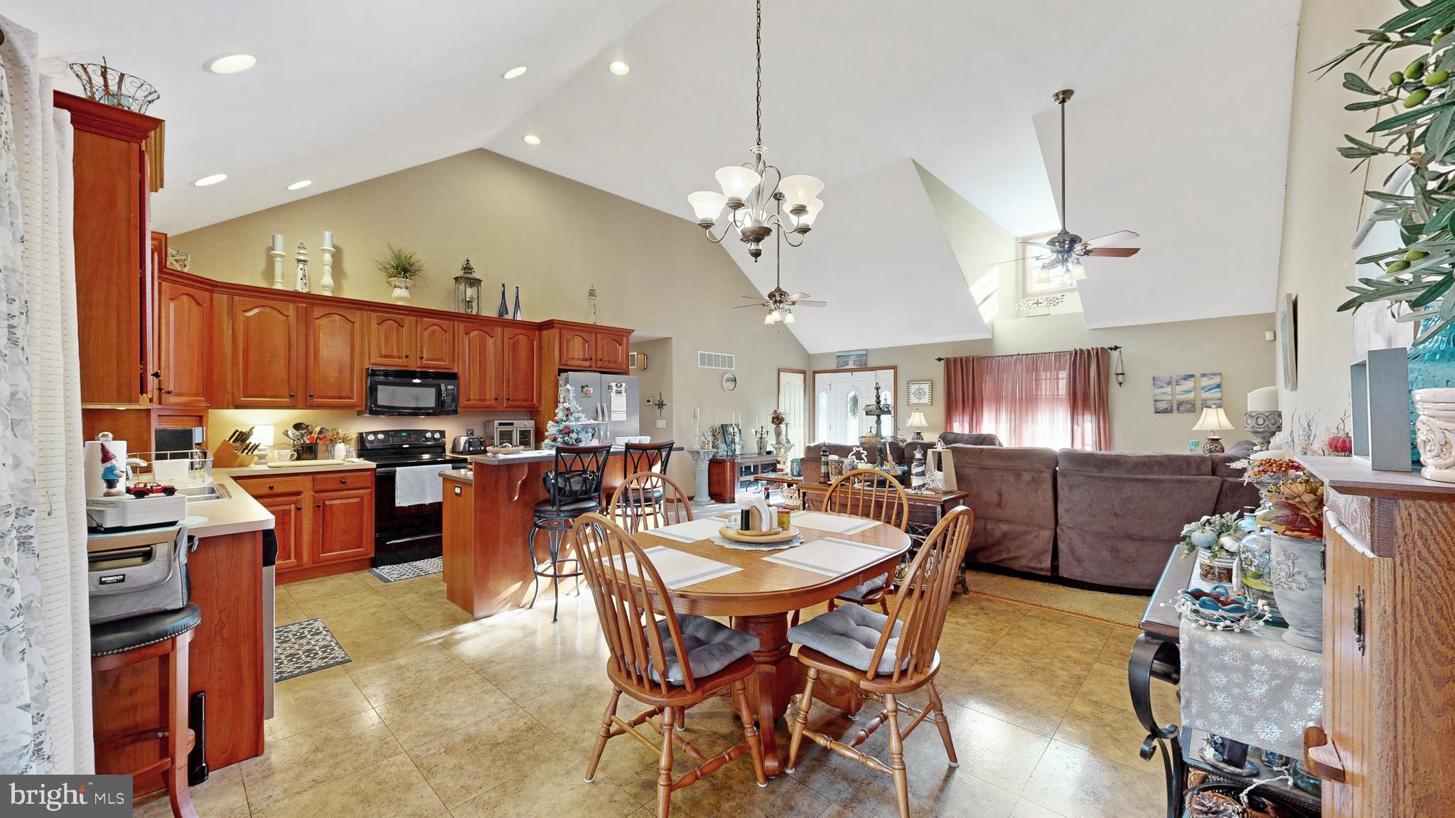 11872 Shawnee Road Greenwood, DE 19950 - Photo 24 of 55 a view of a dining area with furniture