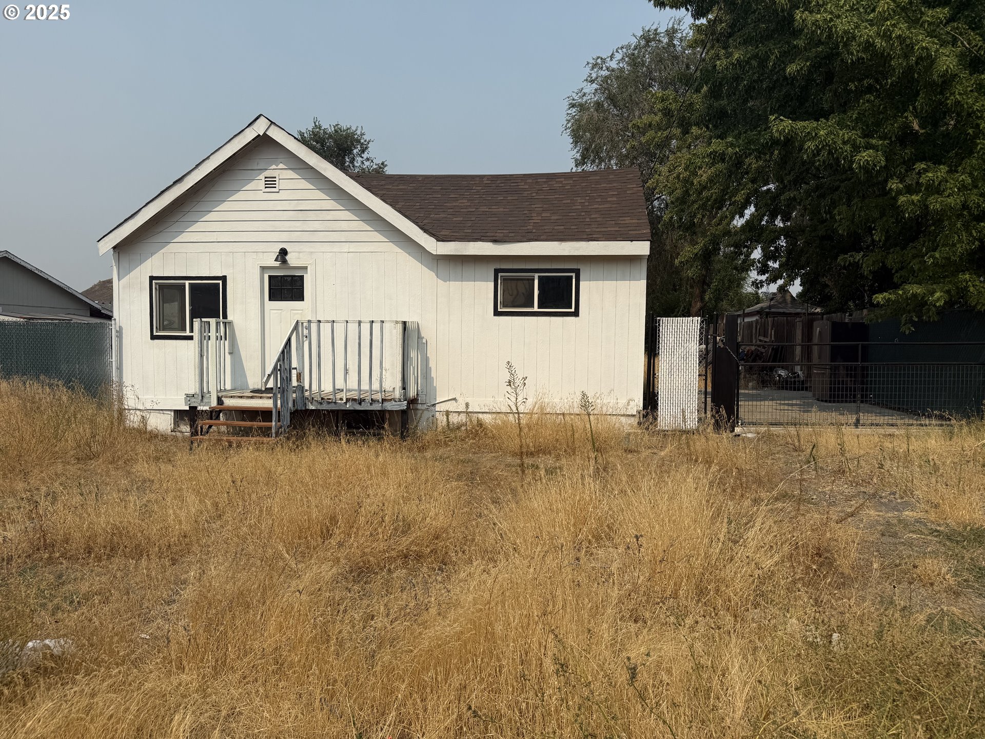 750 West Ridgeway Avenue Hermiston, OR 97838 - Photo 1 of 12 Gallery Image 1