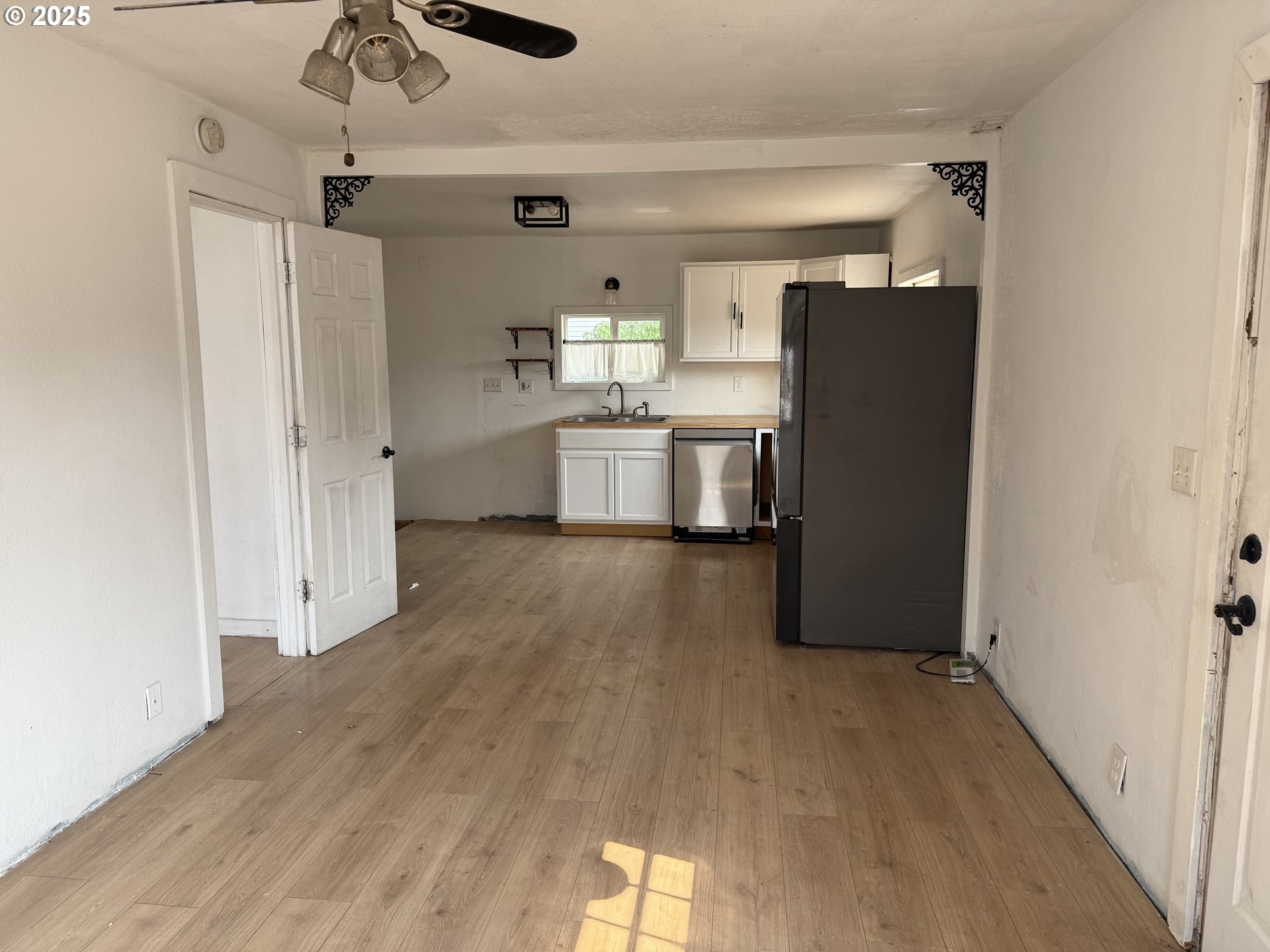 750 West Ridgeway Avenue Hermiston, OR 97838 - Photo 3 of 12 Gallery Image 3