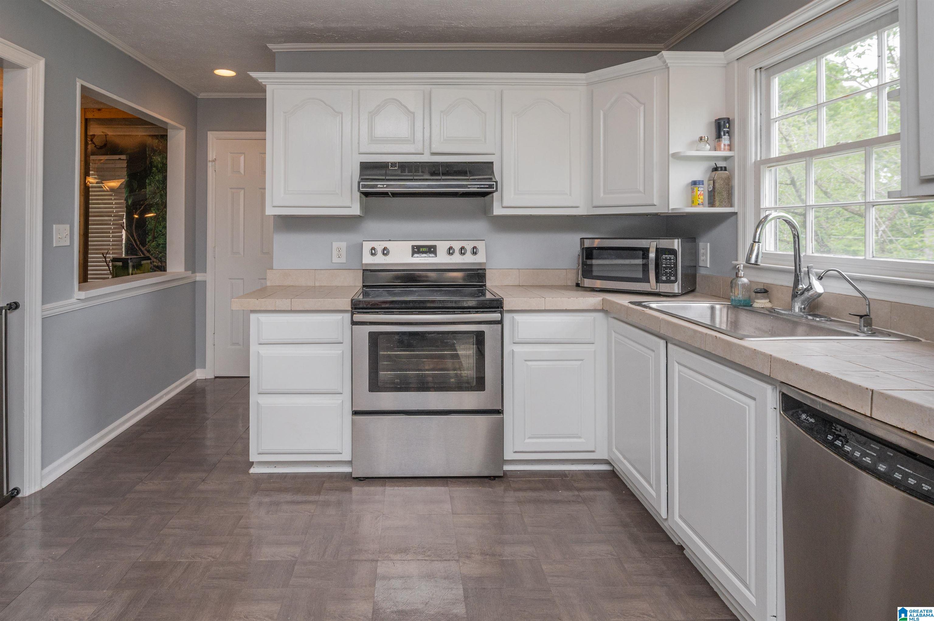 28 South Forty Road Alabaster, AL 35007 - Photo 10 of 43 Gallery Image 10