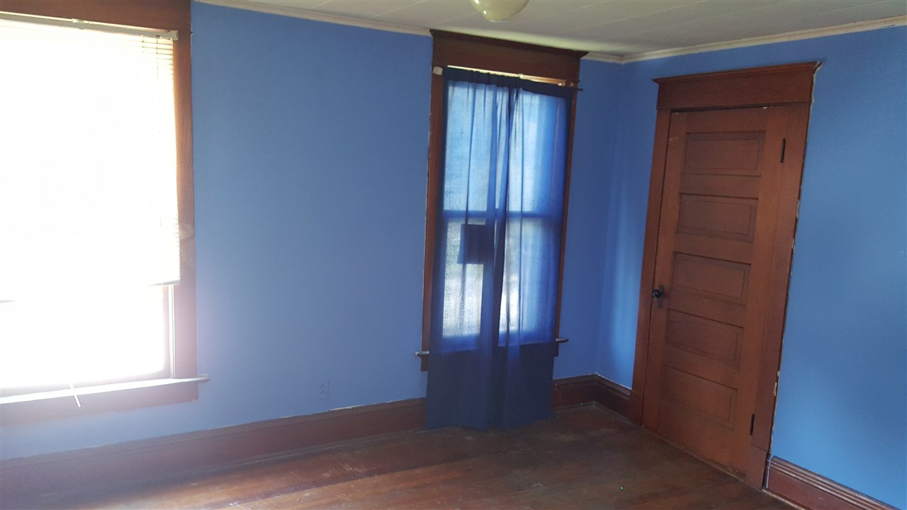 2617 Rockingham Road Davenport, IA 52802 - Photo 4 of 5 Gallery Image 4