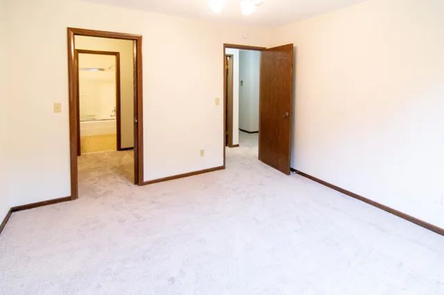 $157,500 | 2690 Oxford Street North, Unit 247, Roseville, MN 55113