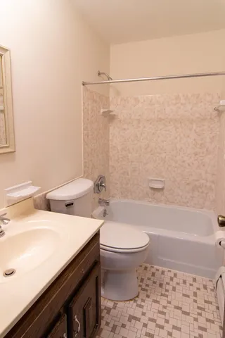 $157,500 | 2690 Oxford Street North, Unit 247, Roseville, MN 55113