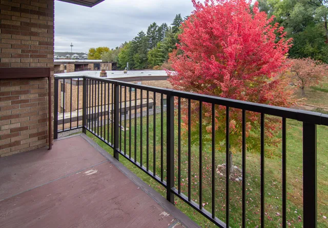 $157,500 | 2690 Oxford Street North, Unit 247, Roseville, MN 55113