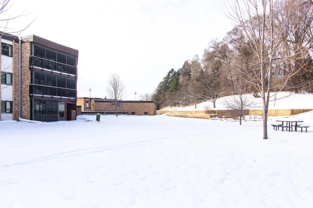 $157,500 | 2690 Oxford Street North, Unit 247, Roseville, MN 55113