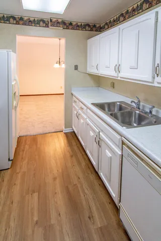 $157,500 | 2690 Oxford Street North, Unit 247, Roseville, MN 55113