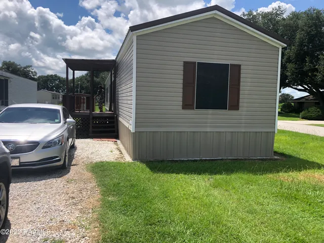 $1,200 | 8899 Fusilier Road, Unit 16, Maurice, LA 70555