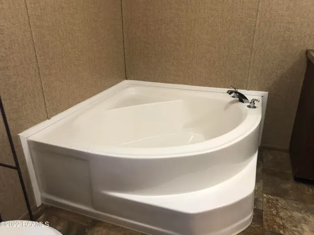 $1,200 | 8899 Fusilier Road, Unit 16, Maurice, LA 70555