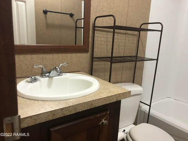 $1,200 | 8899 Fusilier Road, Unit 16, Maurice, LA 70555