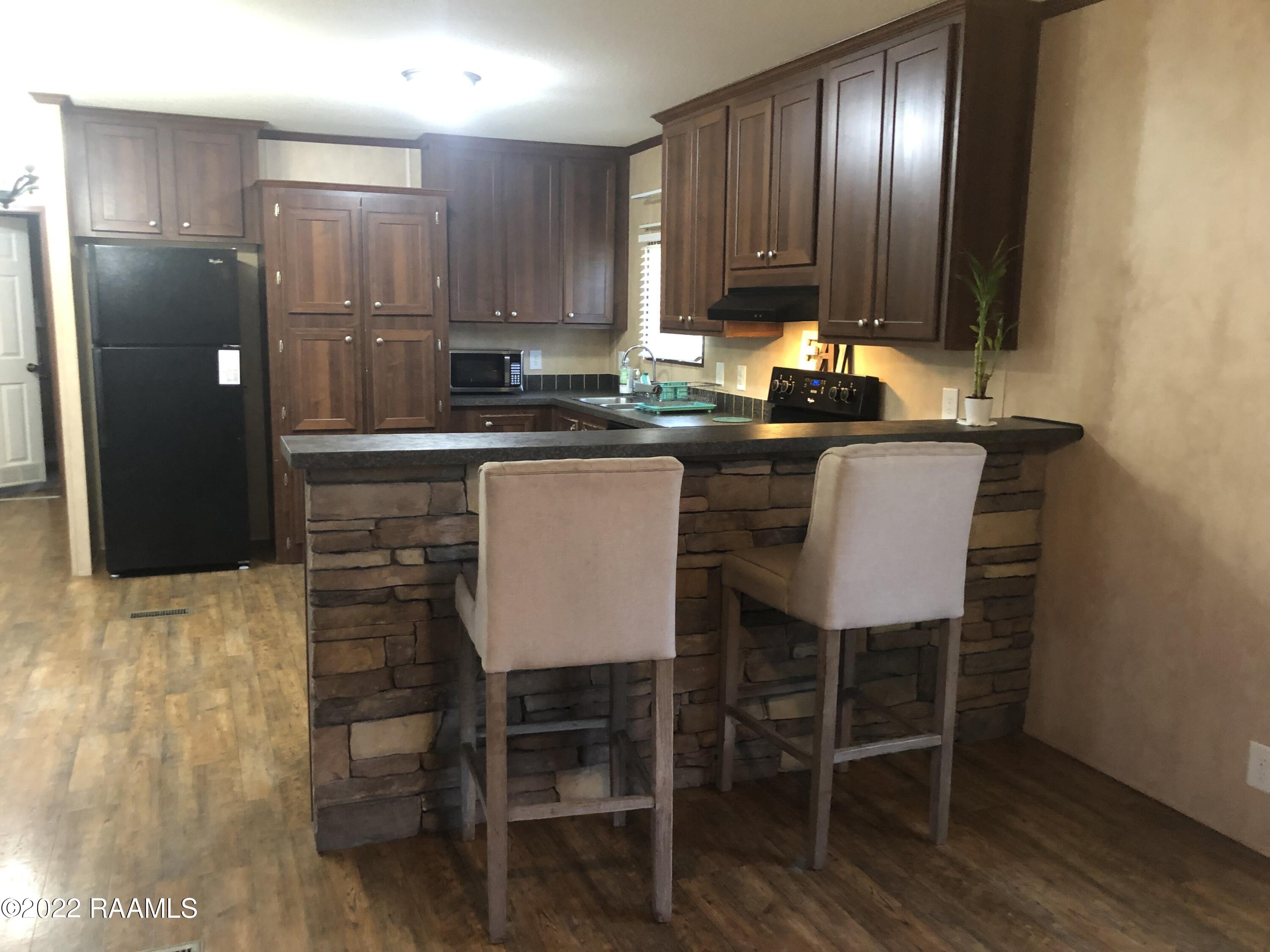 8899 Fusilier Road, Unit 16 Maurice, LA 70555 - Photo 7 of 25 Breakfast bar