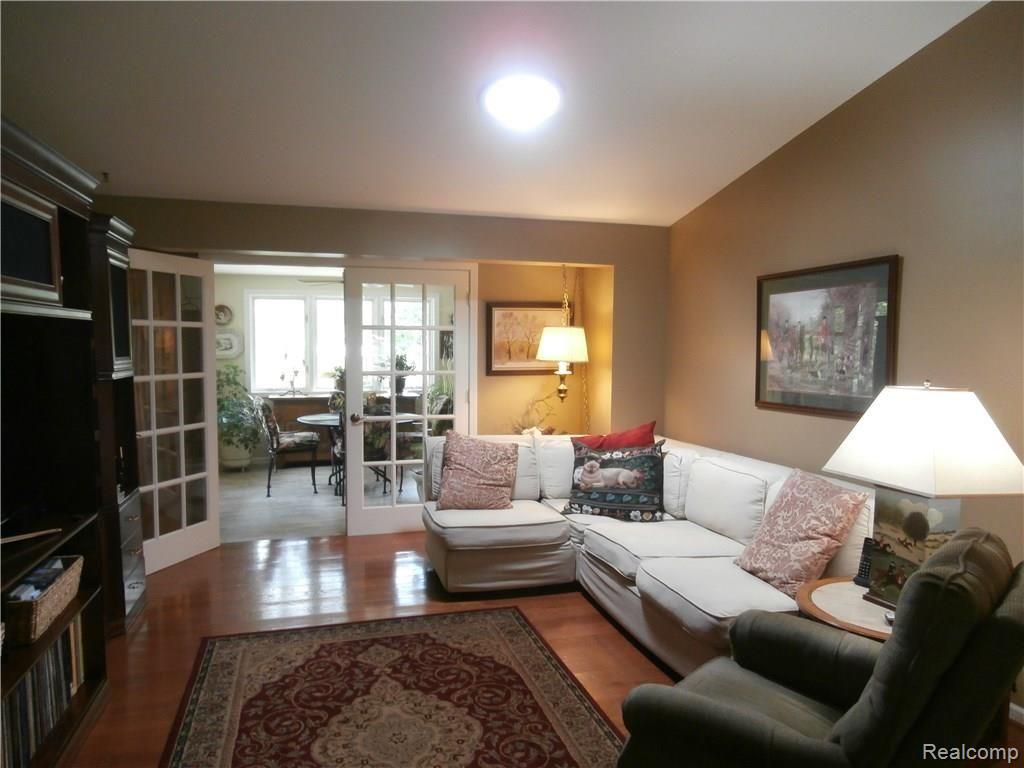 2860 Lyons Road Owosso, MI 48867 - Photo 13 of 41 12.JPG