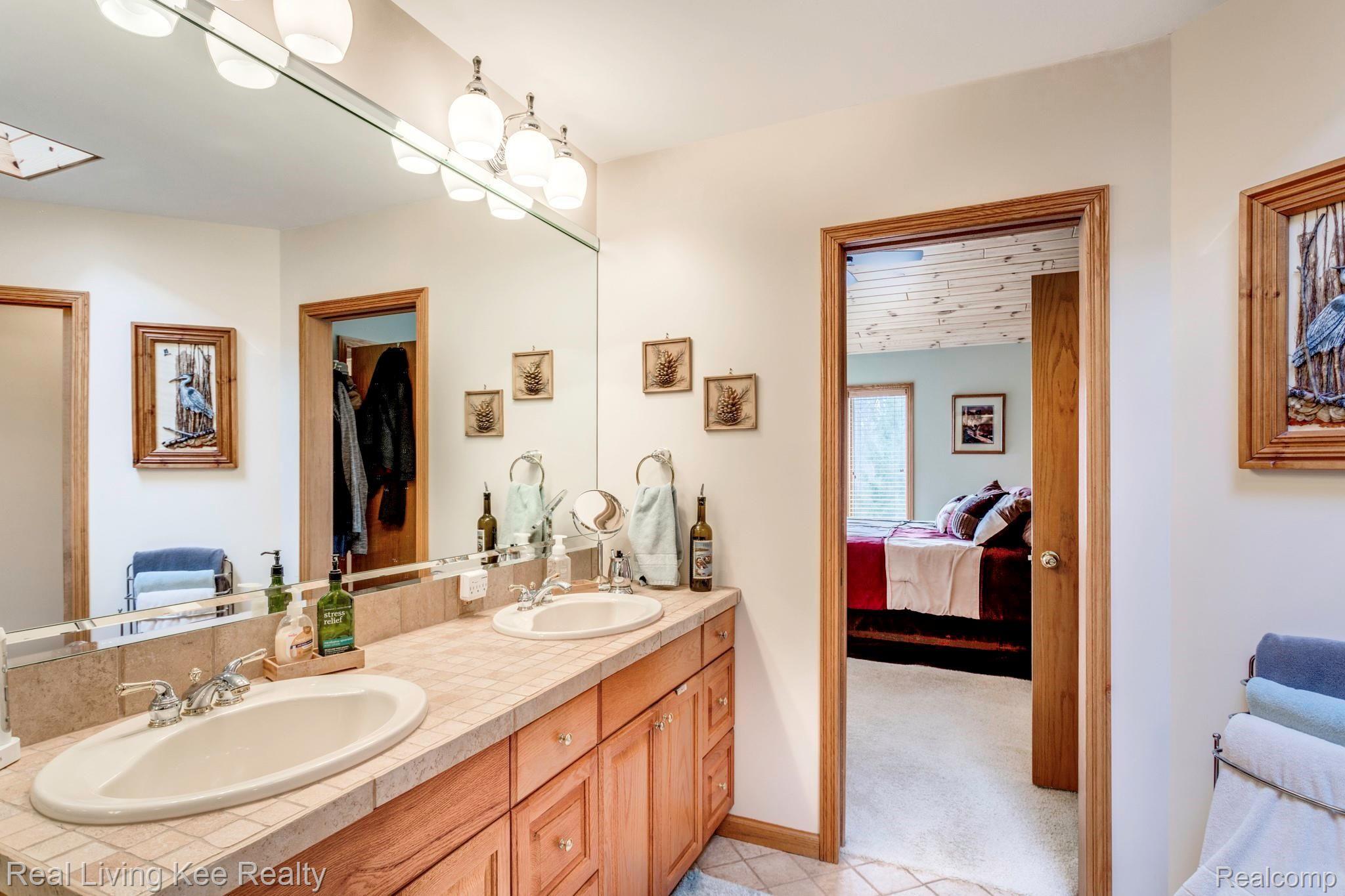 5775 McIntyre Road North Street, MI 48049 - Photo 39 of 65 5775 McIntyre Rd ensuite bath photo #3.JPG