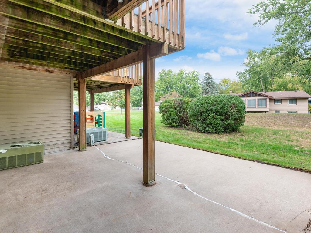 11109 Trail West Road Bloomington, MN 55437 - Photo 32 of 39 Gallery Image 32