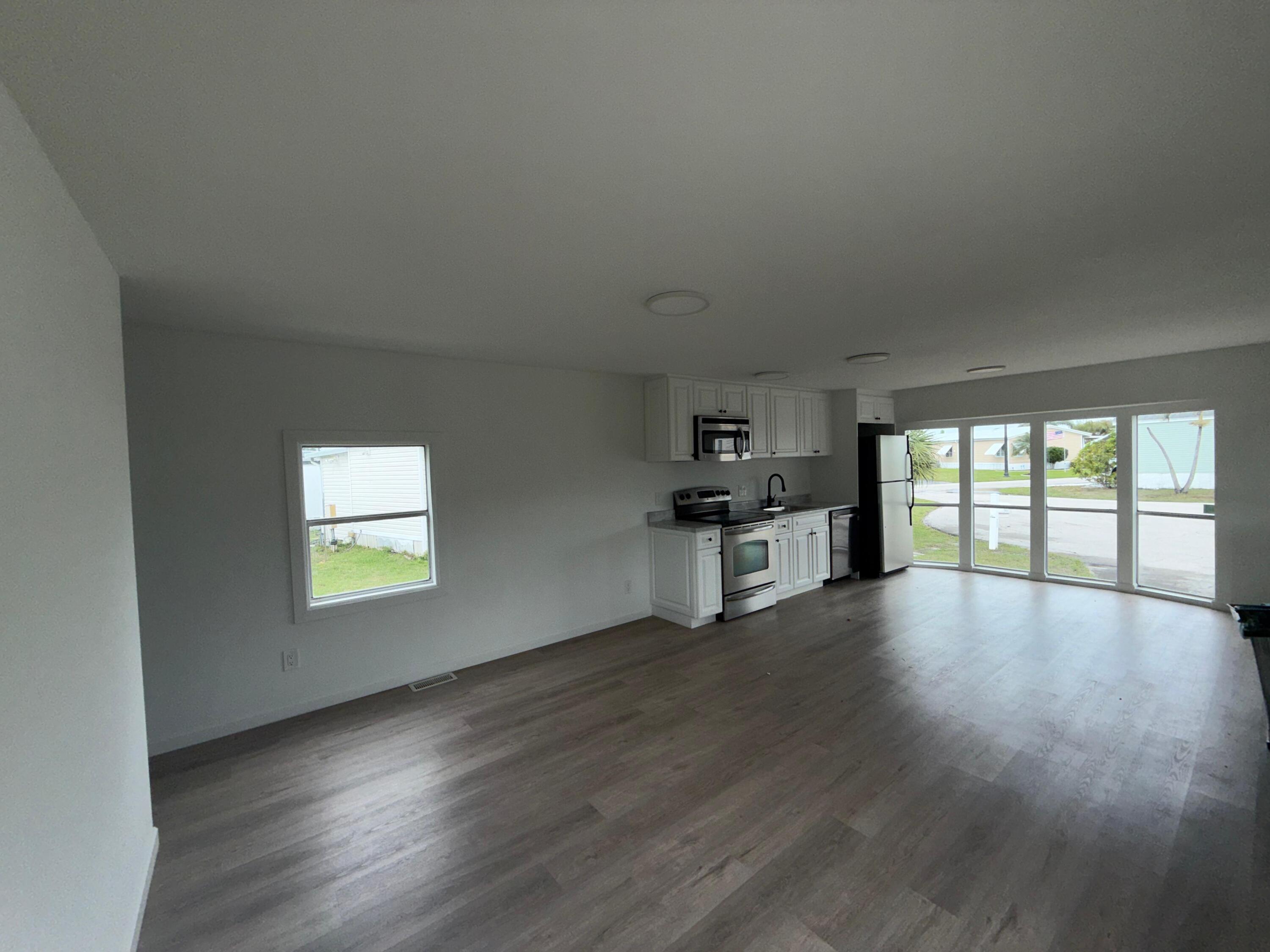 4022 68th Street North, Unit 826 Riviera Beach, FL 33404 - Photo 4 of 12 Living room