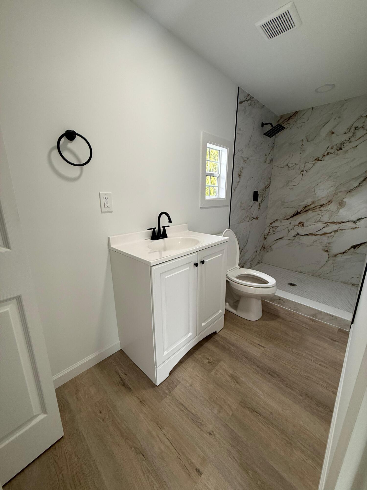 4022 68th Street North, Unit 826 Riviera Beach, FL 33404 - Photo 8 of 12 Primary Bathroom